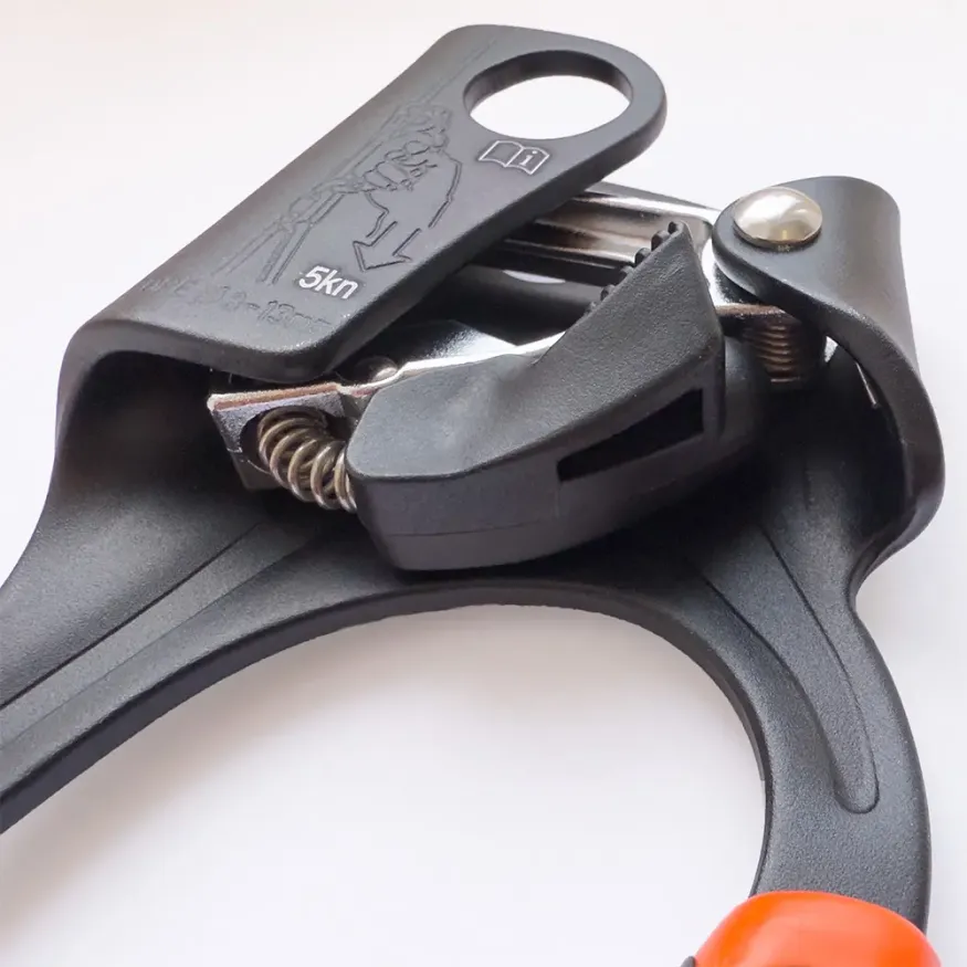 Жумар Манарага, правый